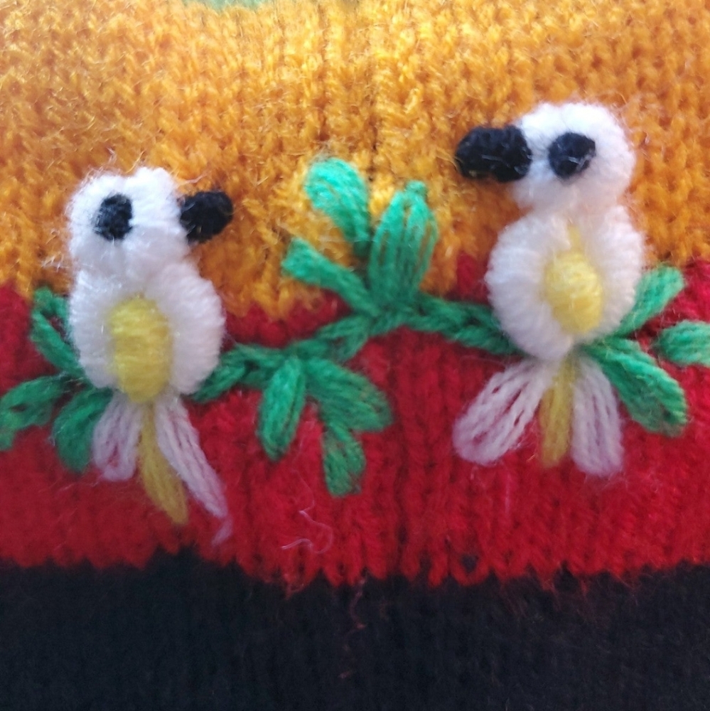 Handcrafted hat - Picture 9 of 12